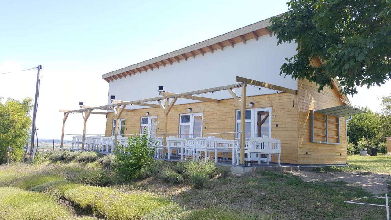 Levendulaszat Simontornya Buitenkant foto