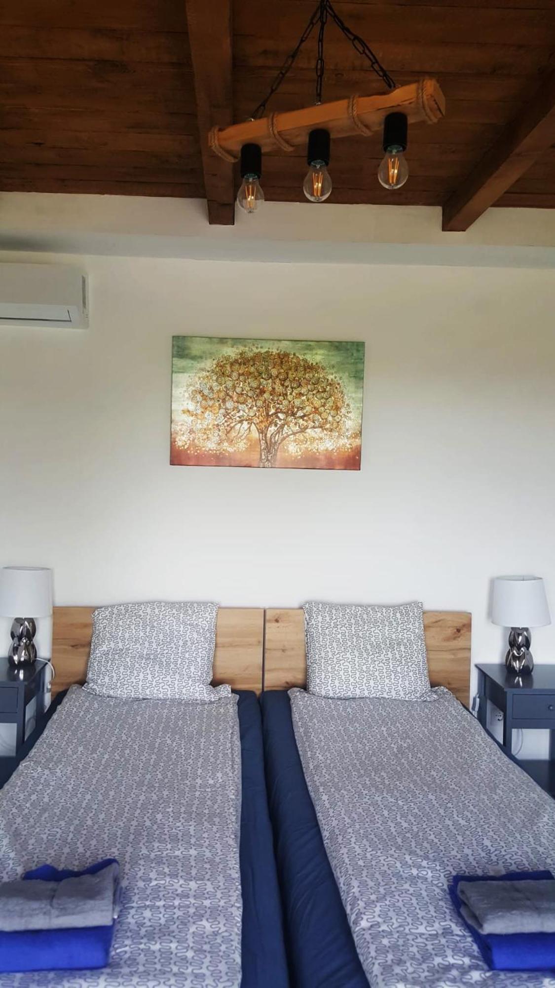 Levendulaszat Simontornya Buitenkant foto